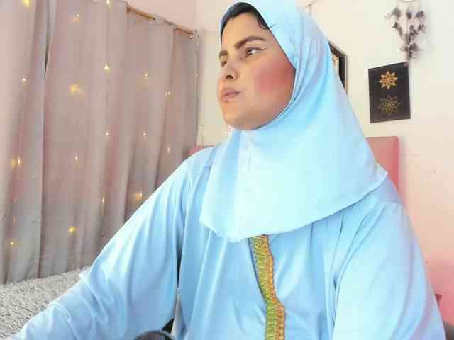 AishaAmin webcam
