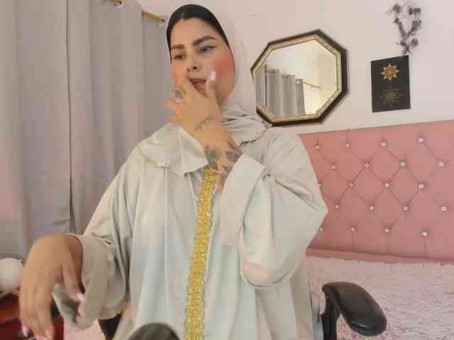 AishaAmin webcam