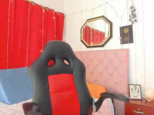 AishaAmin webcam
