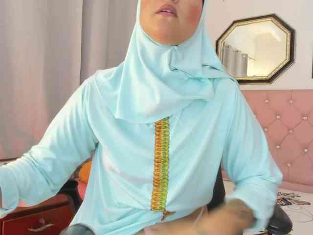 AishaAmin webcam