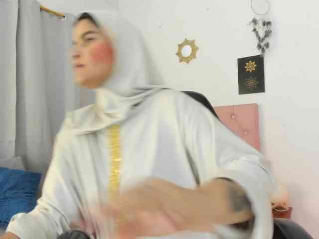 AishaAmin webcam