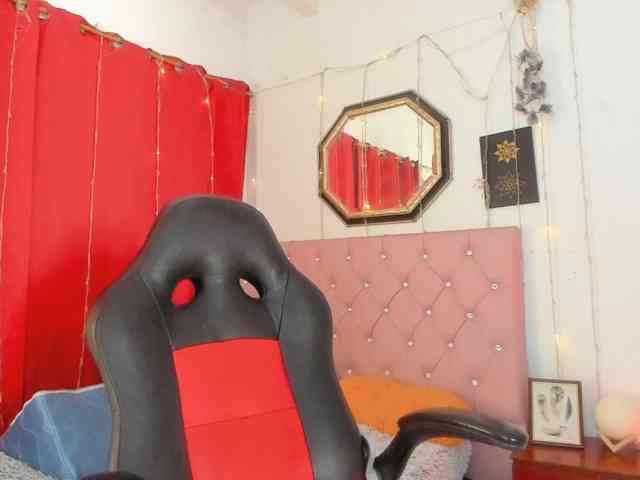 AishaAmin webcam