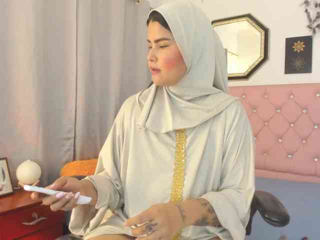 AishaAmin webcam