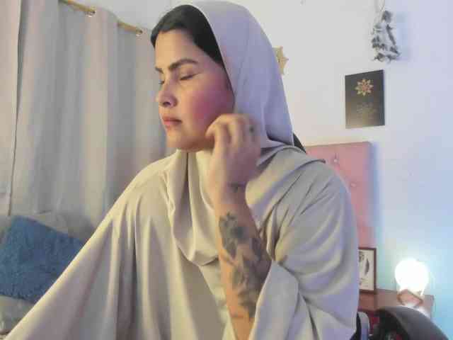 AishaAmin webcam