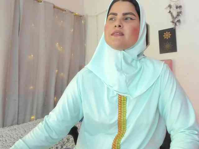 AishaAmin webcam