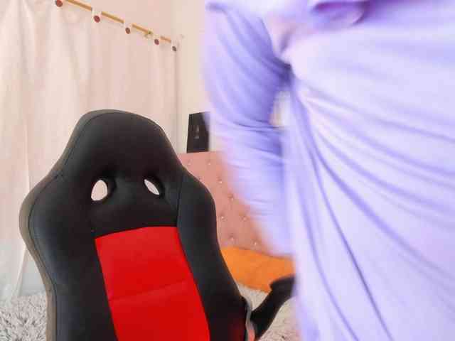 AishaAmin webcam
