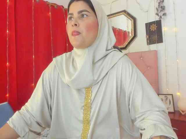 AishaAmin webcam