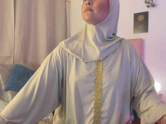 AishaAmin webcam
