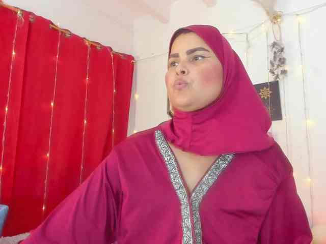 AishaAmin webcam
