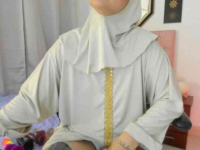 AishaAmin webcam