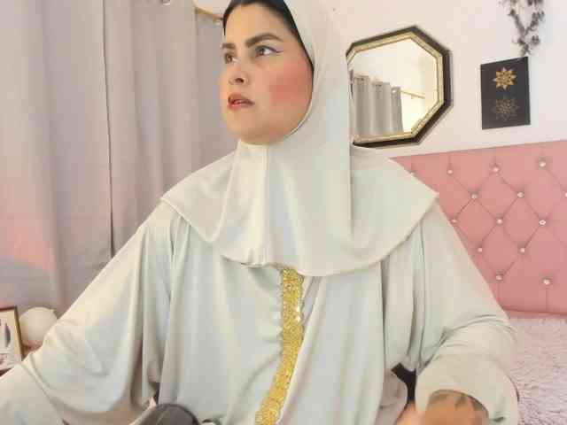 AishaAmin webcam