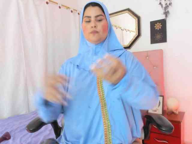 AishaAmin webcam