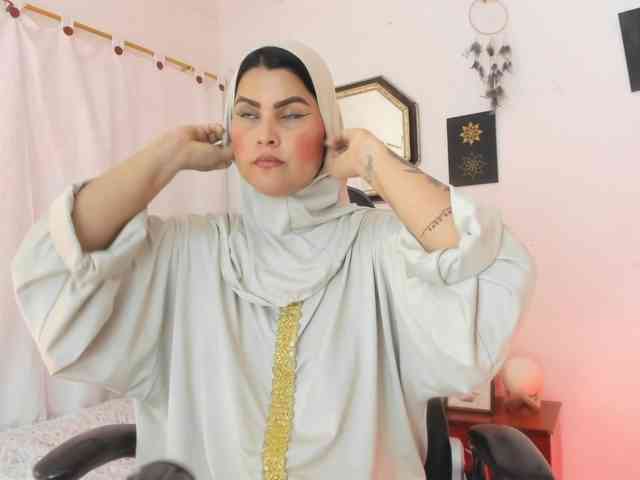 AishaAmin webcam