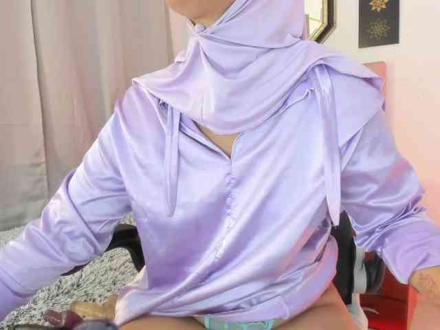AishaAmin webcam