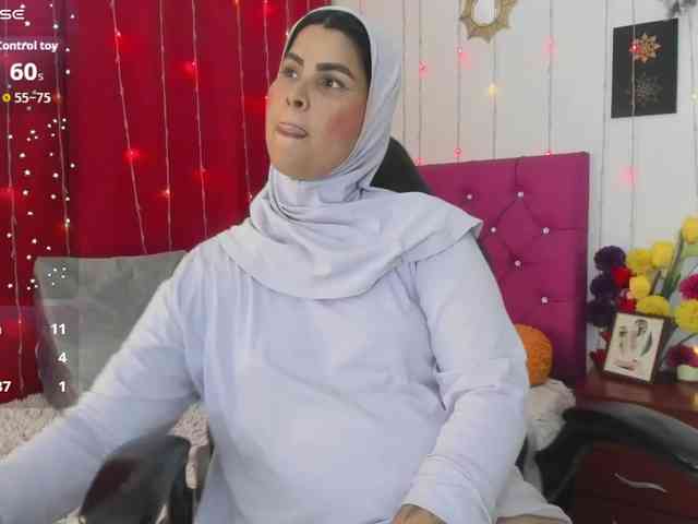 AishaAmin webcam