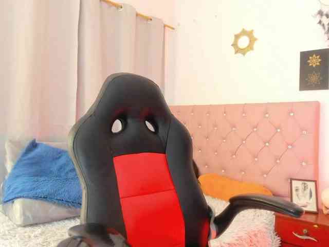 AishaAmin webcam