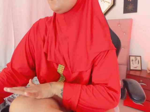AishaAmin webcam