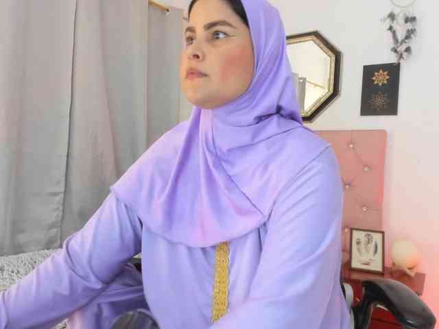 AishaAmin webcam
