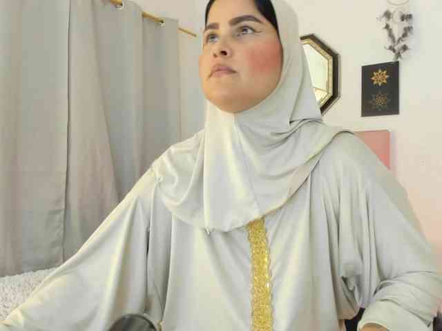 AishaAmin webcam