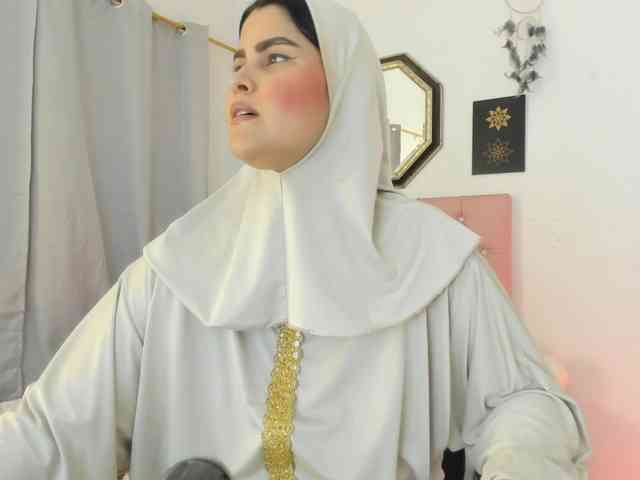 AishaAmin webcam