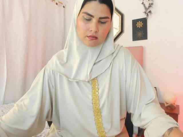 AishaAmin webcam