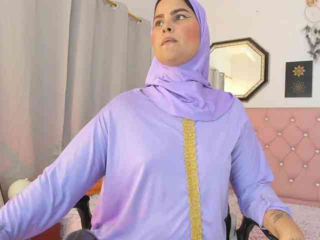 AishaAmin webcam
