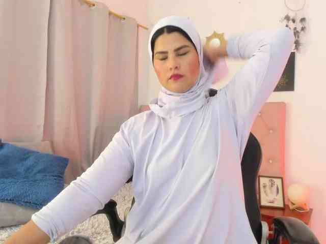 AishaAmin webcam