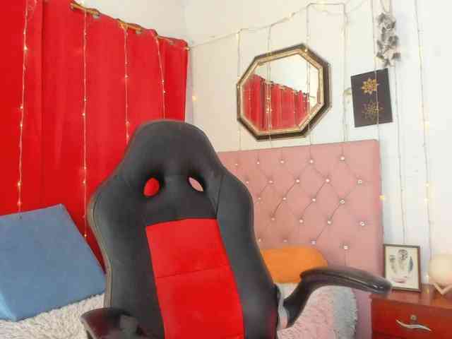 AishaAmin webcam
