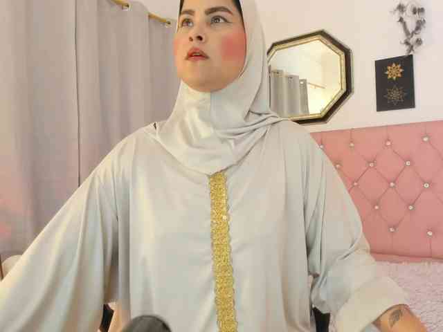 AishaAmin webcam