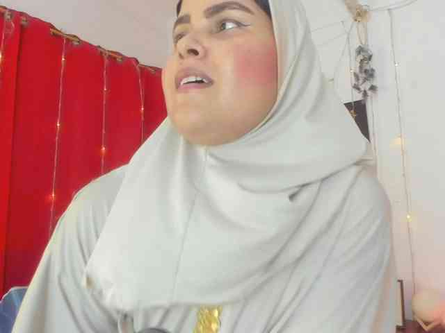 AishaAmin webcam