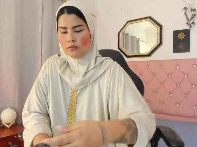 AishaAmin webcam