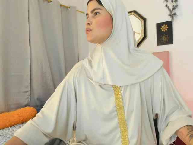 AishaAmin webcam