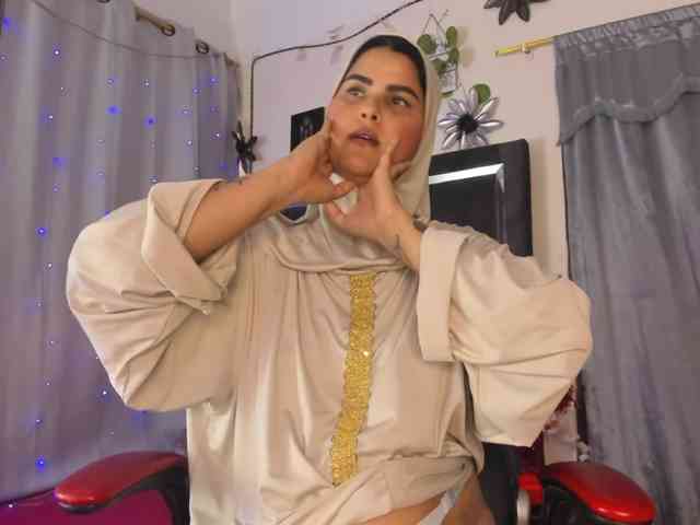 AishaAmin webcam