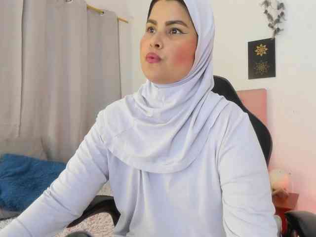 AishaAmin webcam