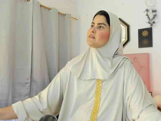 AishaAmin webcam