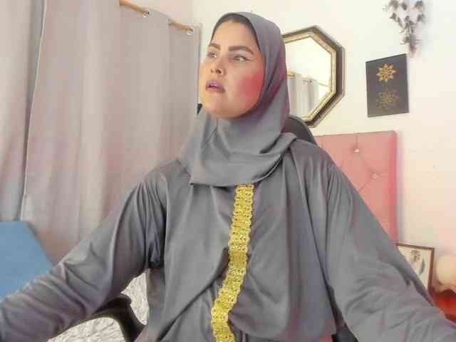 AishaAmin webcam