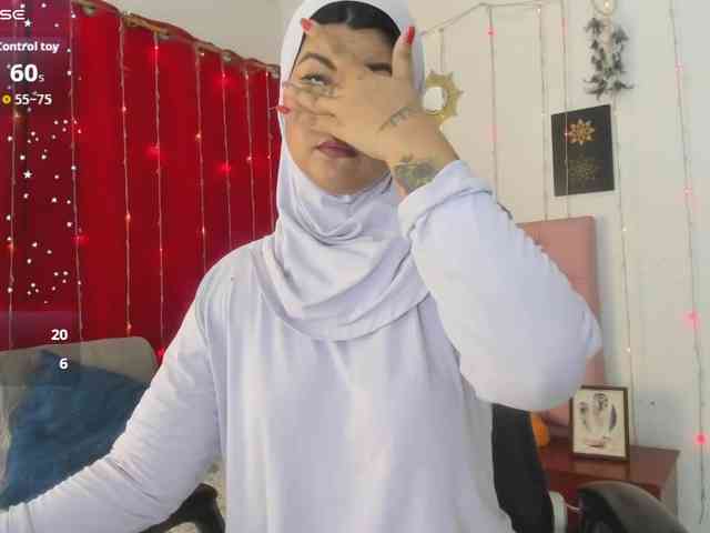 AishaAmin webcam
