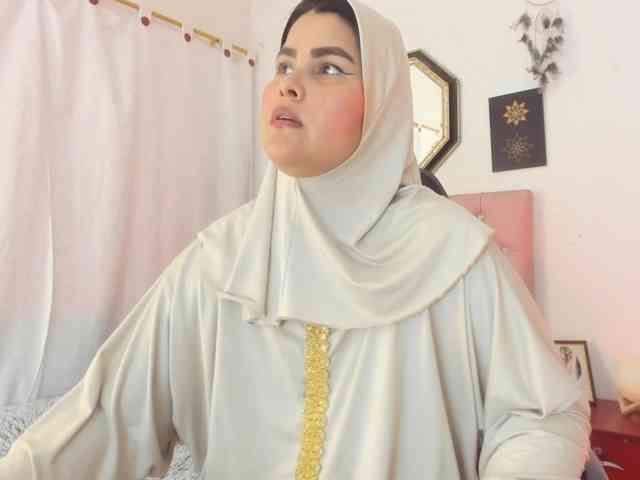 AishaAmin webcam