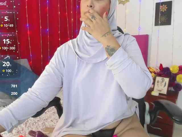 AishaAmin webcam