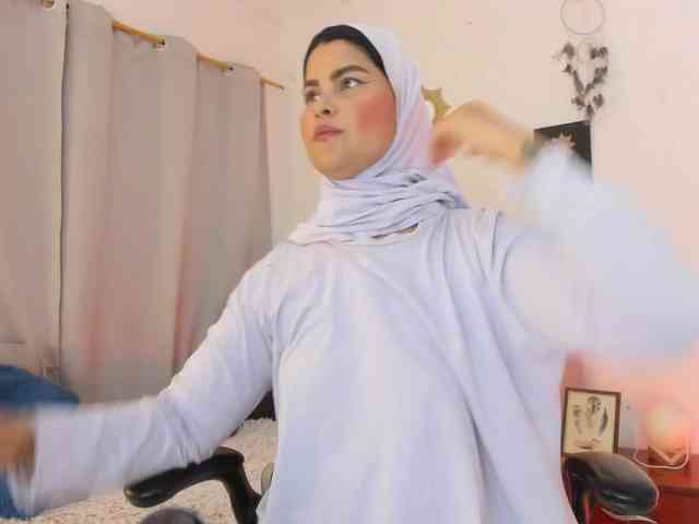 AishaAmin webcam