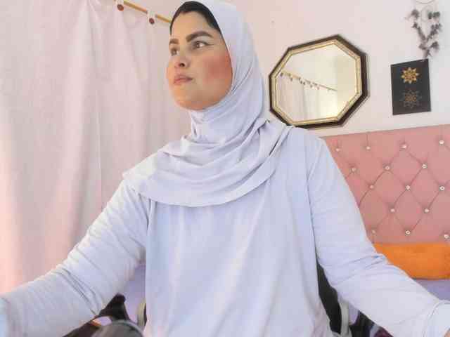 AishaAmin webcam