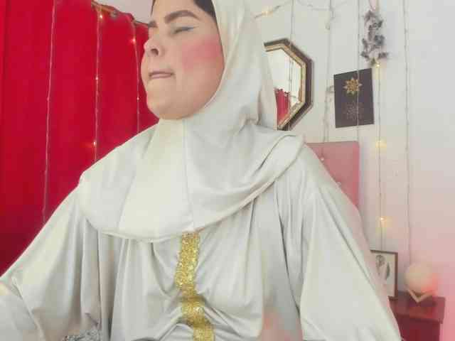 AishaAmin webcam