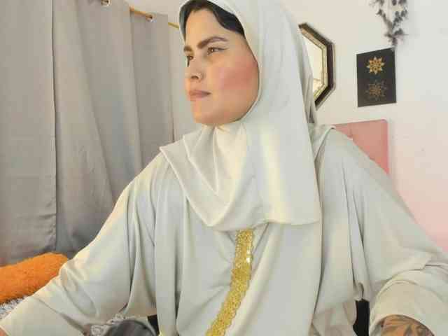 AishaAmin webcam