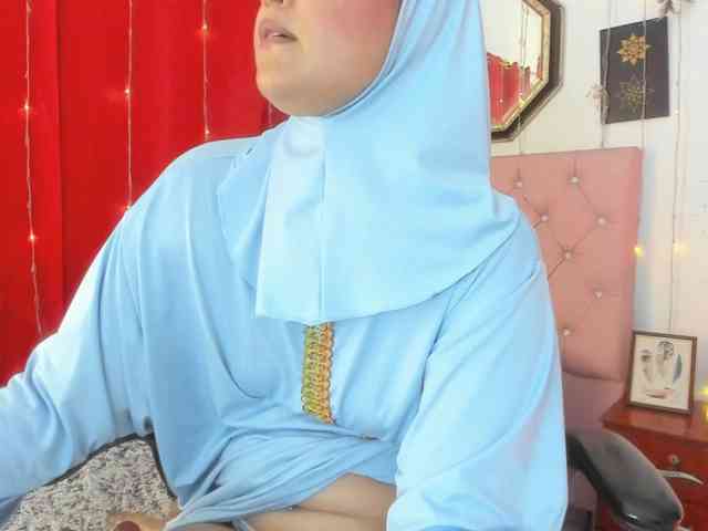 AishaAmin webcam