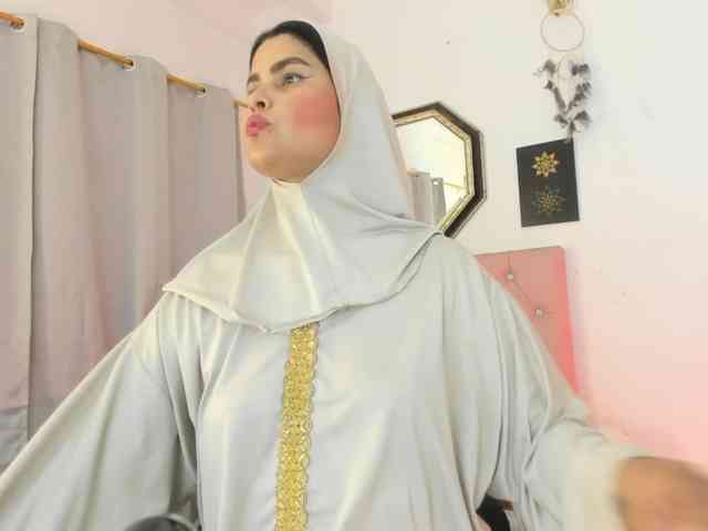 AishaAmin webcam