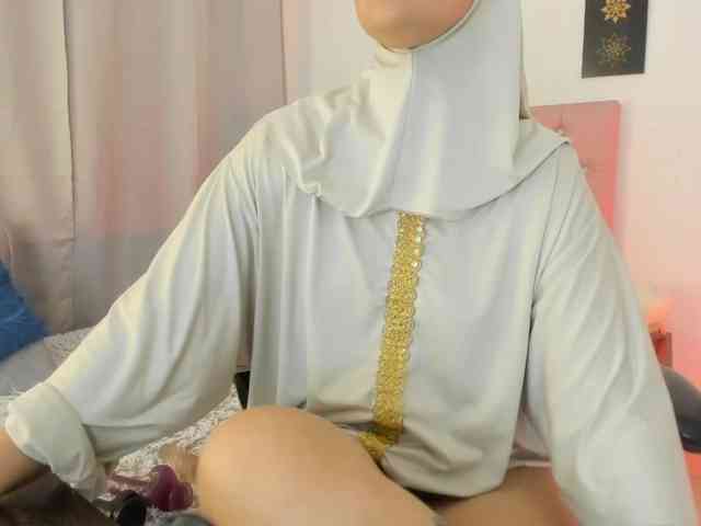 AishaAmin webcam