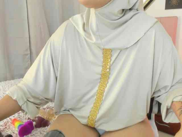 AishaAmin webcam