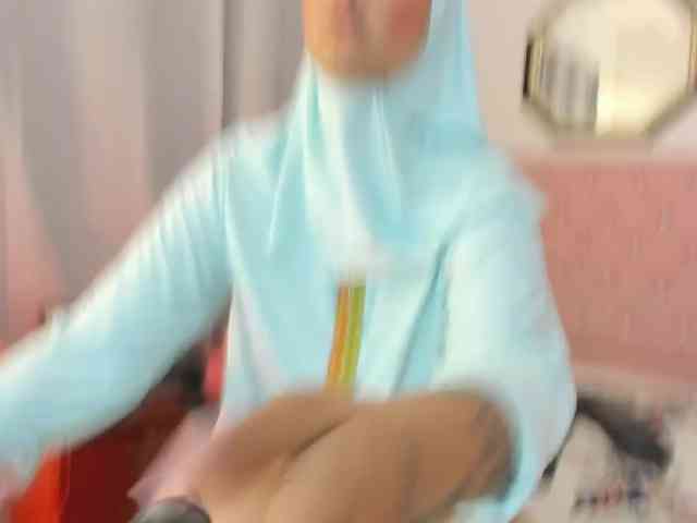 AishaAmin webcam