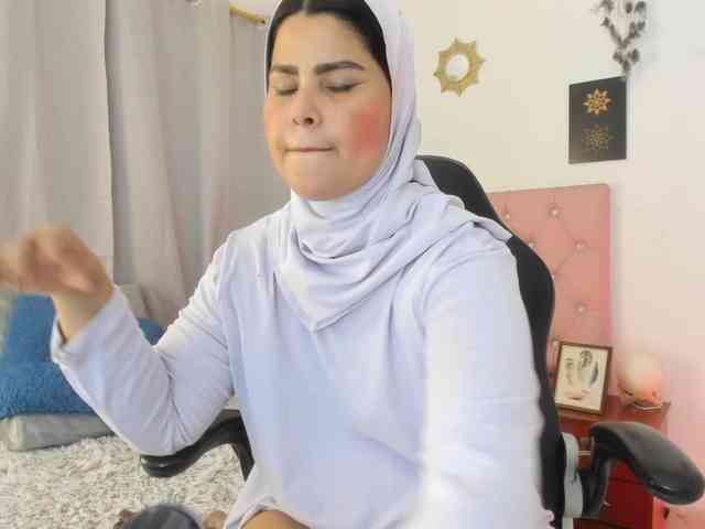 AishaAmin webcam