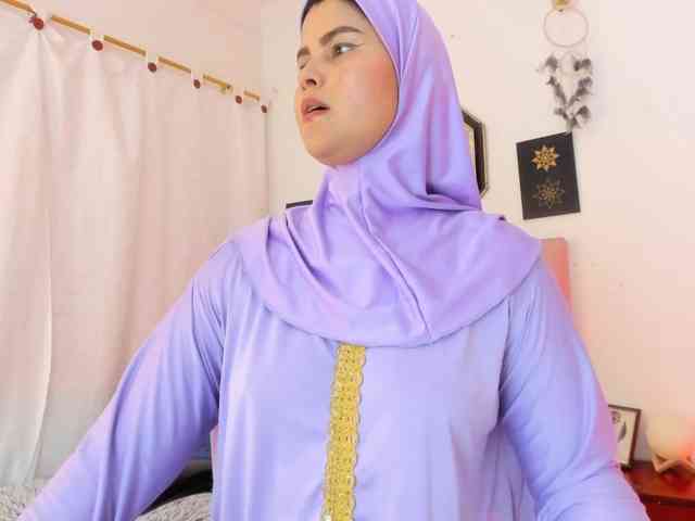 AishaAmin webcam
